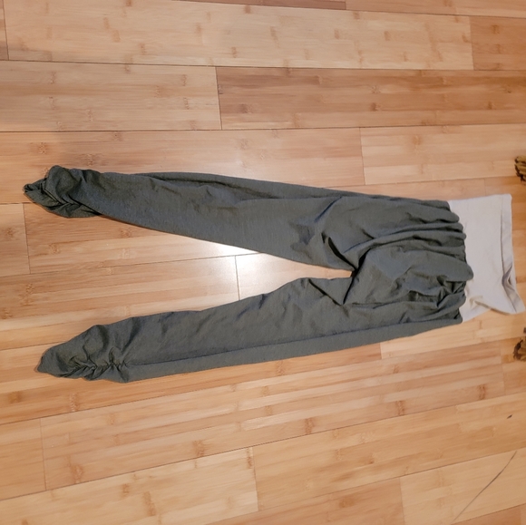 Motherhood Maternity tights size large - Picture 4 of 6